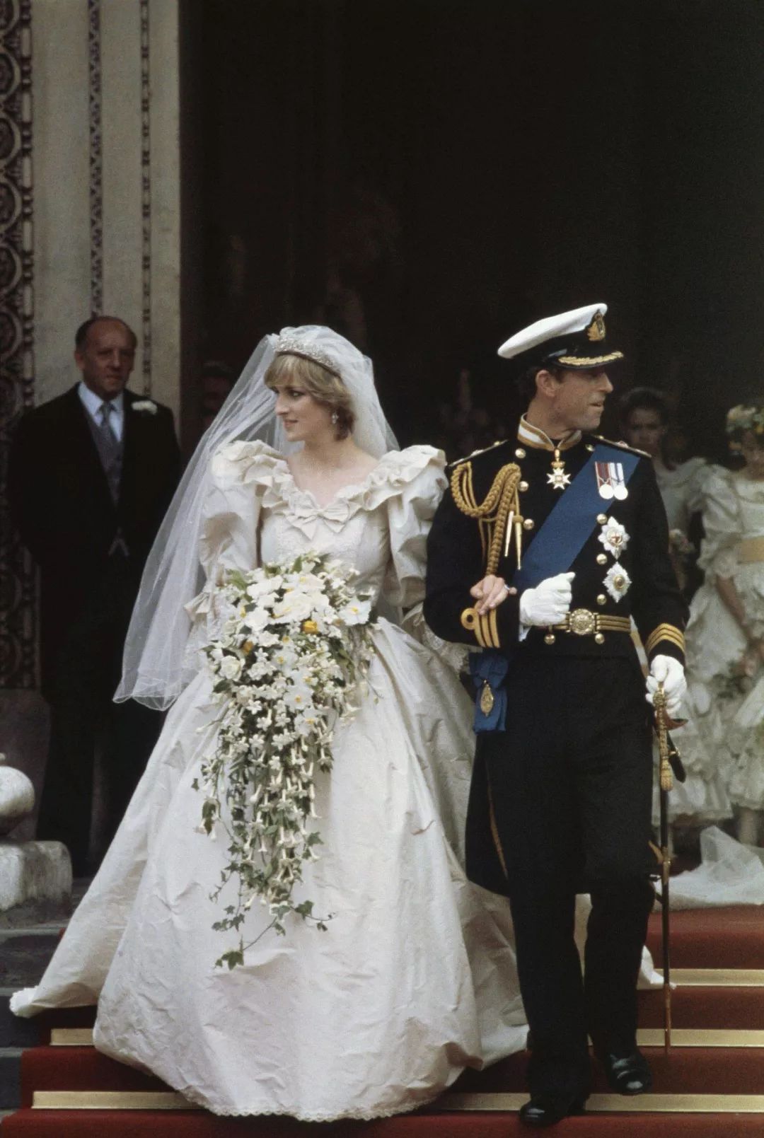 王子和公主的结婚蛋糕有多奢华?技术分析英国皇室婚礼
