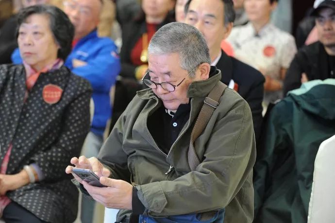 魏学雷拜师杨少春 京剧武生名家云集道贺_先生