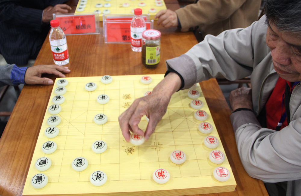 走棋 本报讯 10月14日下午,保山永子棋厂举行"江阴周庄"2018中国