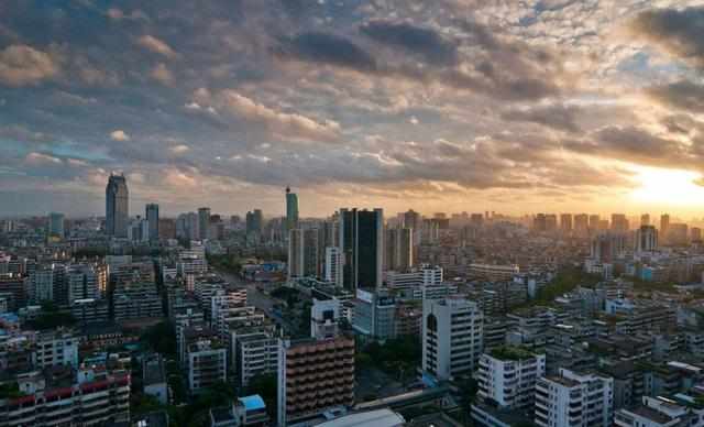 东北城市gdp哪个城市先破万亿_中国第一区,弹丸之地GDP却破万亿,碾压众多新一线城市