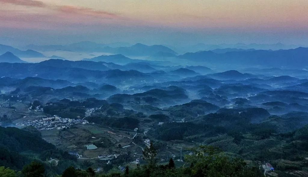 凫山俯瞰,星轨,日出小城夜色来源:慢游旌德返回搜狐,查看更多