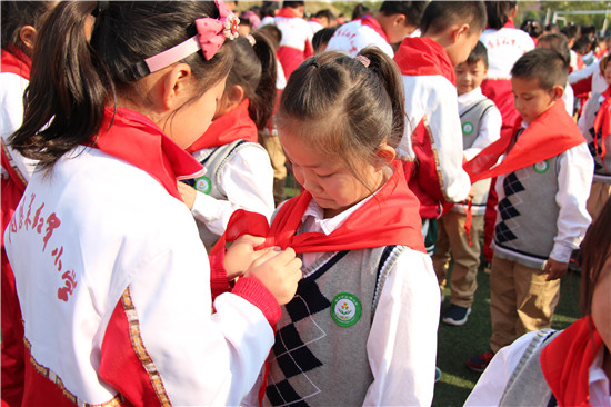 淮安市周恩来红军小学西校区一年级新生入队仪式报道 图3