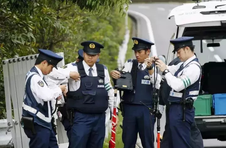 日本警察都是"战九渣"?