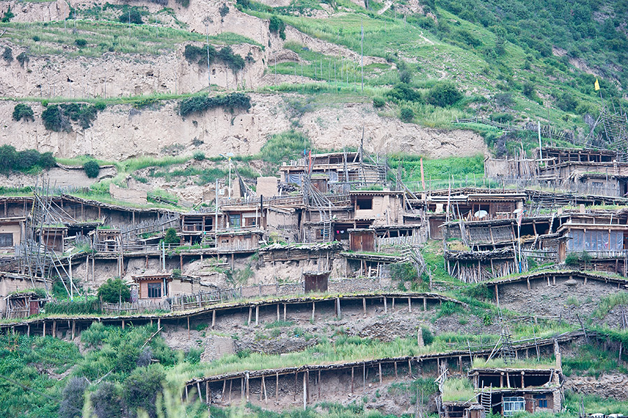 偏居一隅的甘南百年藏寨，至今仍沿用母系社會的獨特婚俗 旅行 第2張