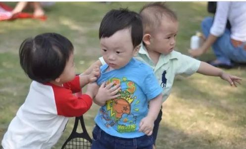 3歲看到老！孩子暴力往往是家長無意間強化了孩子的打人行為 親子 第1張