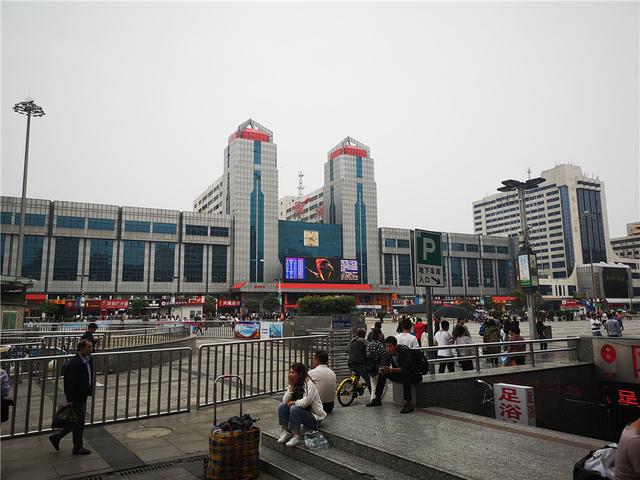 2018高清实拍河南省郑州市火车站附近你有多久没来郑州了