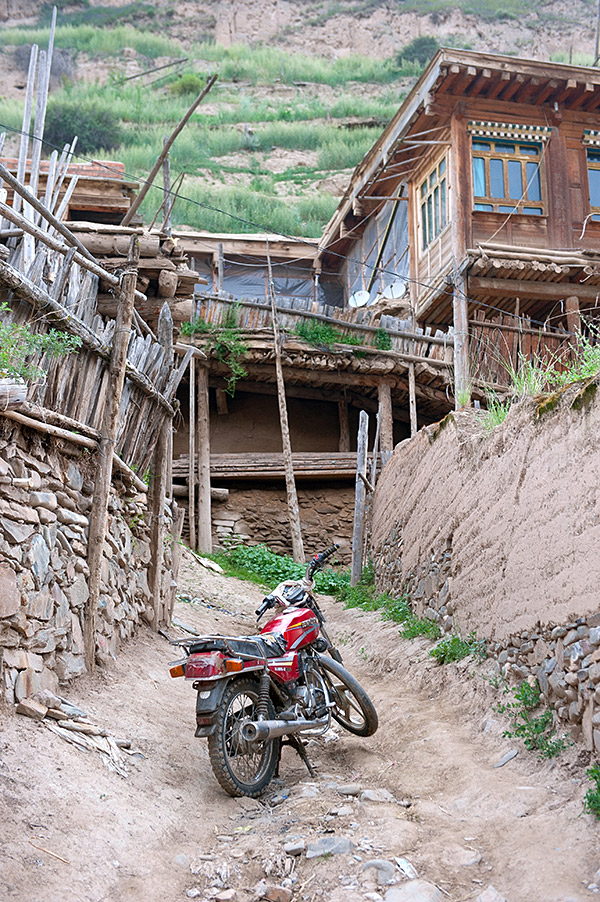 偏居一隅的甘南百年藏寨，至今仍沿用母系社會的獨特婚俗 旅行 第7張