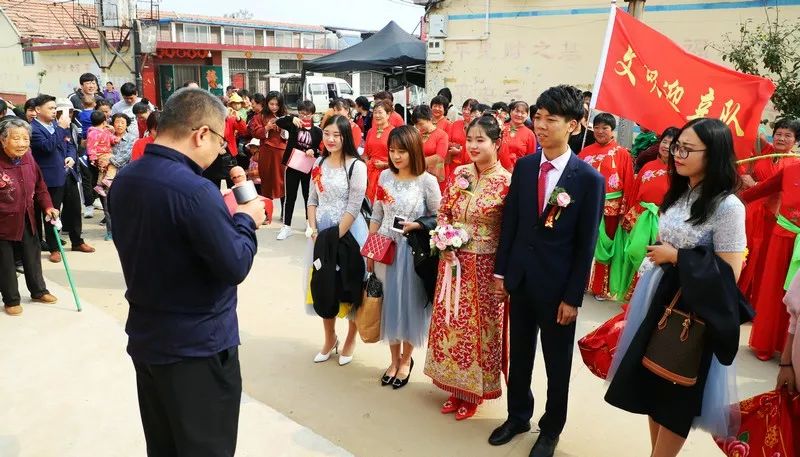 昨天,在香河街道北大村,举行了一场不一样的婚礼