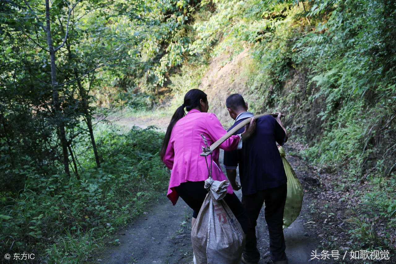 丈夫打工染重病治疗12年花光积蓄,大山里的妻子里外一肩挑撑起家