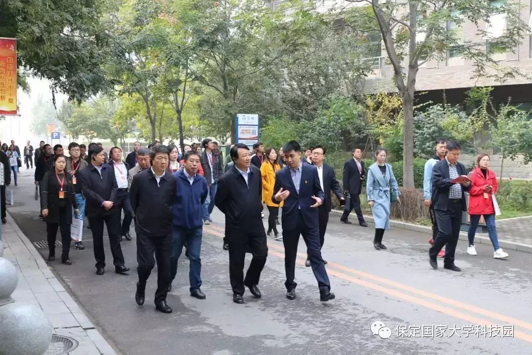 (参观园区(听取党建工作汇报)10月16日上午,省委组织部副部长刘家恒