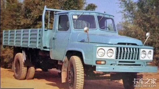 1978年,第一代东风民用卡车:eq140问世.