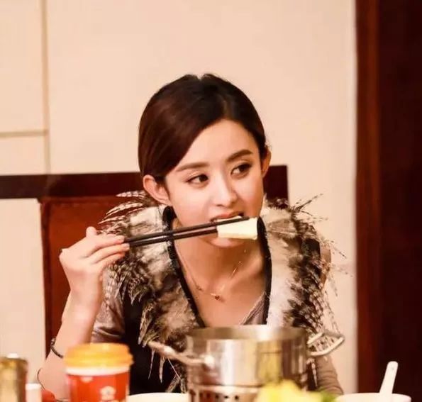赵丽颖也喜欢吃生煎包.