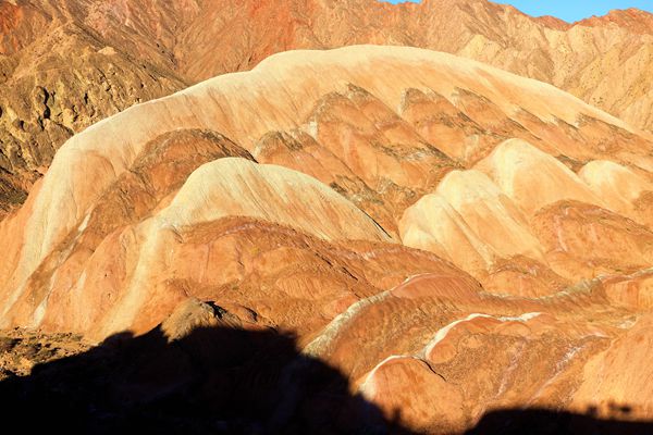 甘肅張掖丹霞地貌群：大地饋贈的五彩斑斕 燦爛奪目的壯美畫卷 旅行 第8張