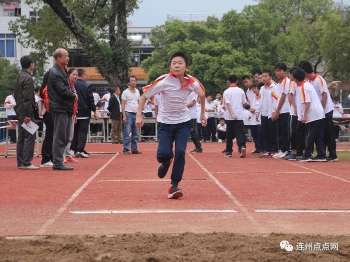 连州慧光中学第九届田径运动会开幕盛况!致青春