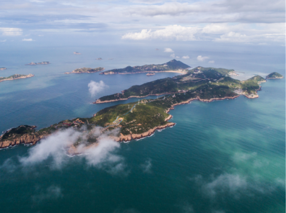 南麂岛 南麂岛坐落于平阳县鳌江口外30海里的东海海面,是浙南海区的