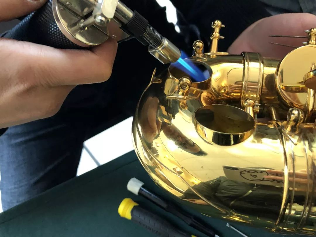 悦趣管乐维修中级班②:萨克斯主管体与喇叭管的组装