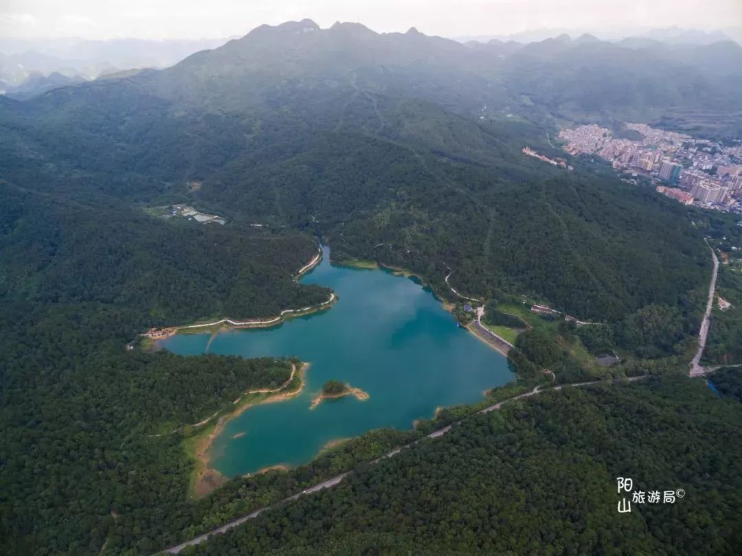 重阳节来了今天贤令山引来上万人来登高赏秋不负好时节别错过这些远途