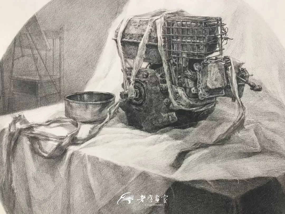 老鹰画室高复班长期素描静物作品欣赏