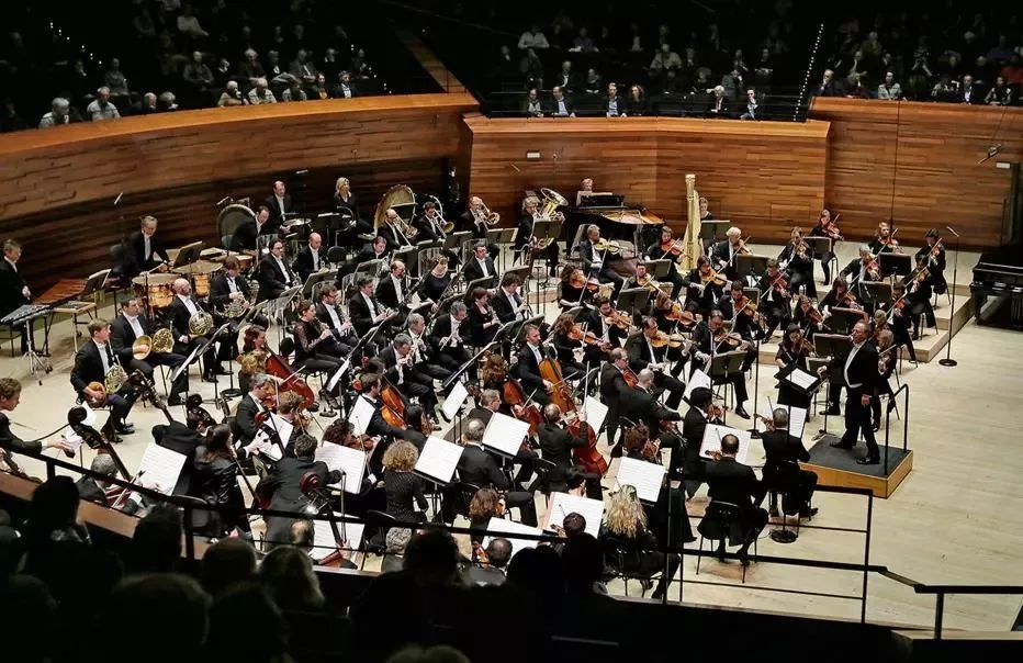 此次来访的法国国家交响乐团于1934年成立于法国巴黎,是巴黎交响乐团