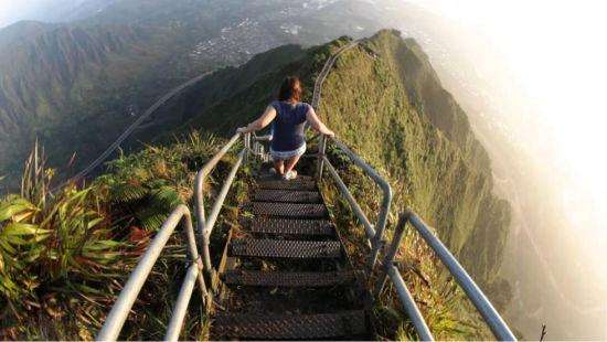 世界上"最吓人"的楼梯 走一走 说不定就能治好你的恐高!