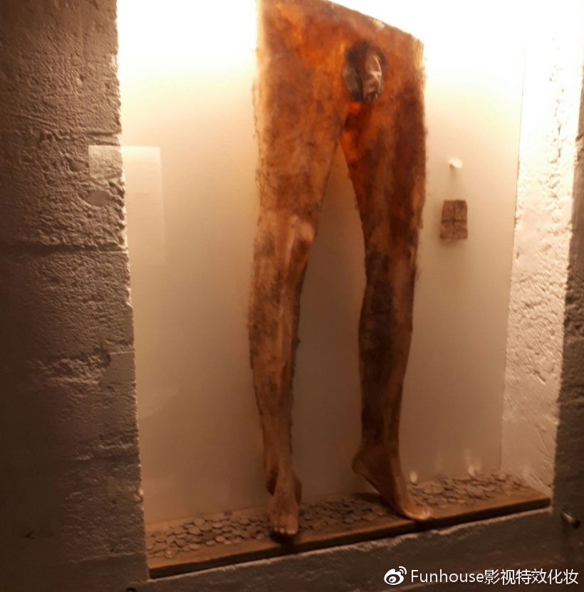 冰岛巫术博物馆展出现存全世界唯一一件人皮裤