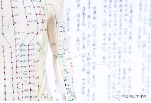 资讯中心 > 正文  侧三侧下三,取穴并肾关.留针三刻锺,头痛应会痊.