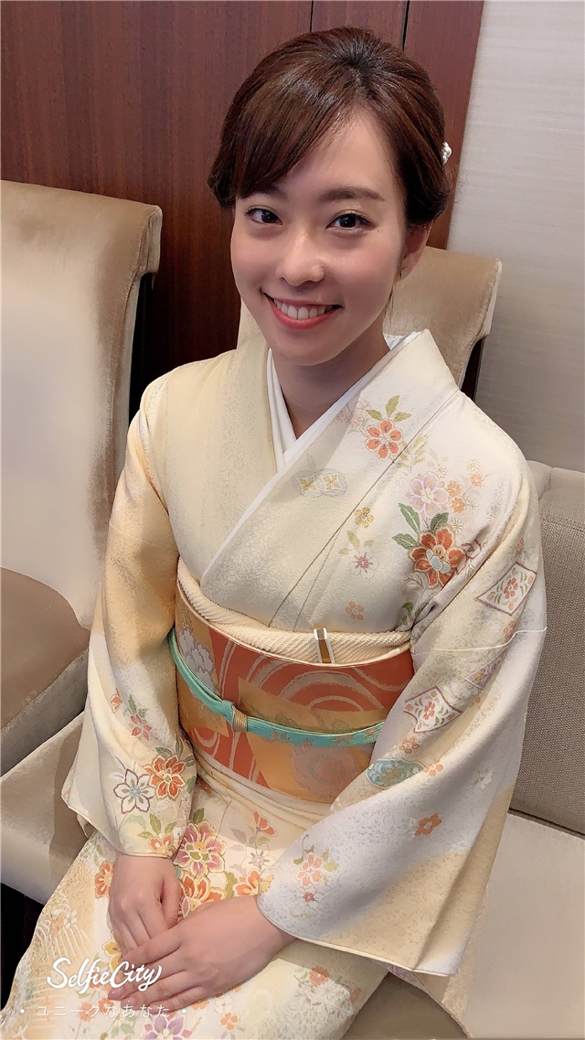 石川佳纯尽管是日本姑娘,但是她也开通了自己的中文社交平台,在本周五