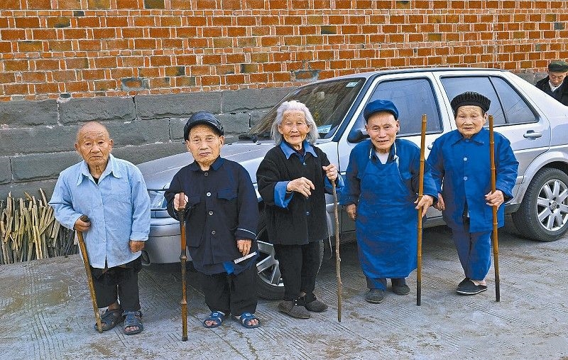 阳鸣村人口_秦许乡扎那村人口(3)