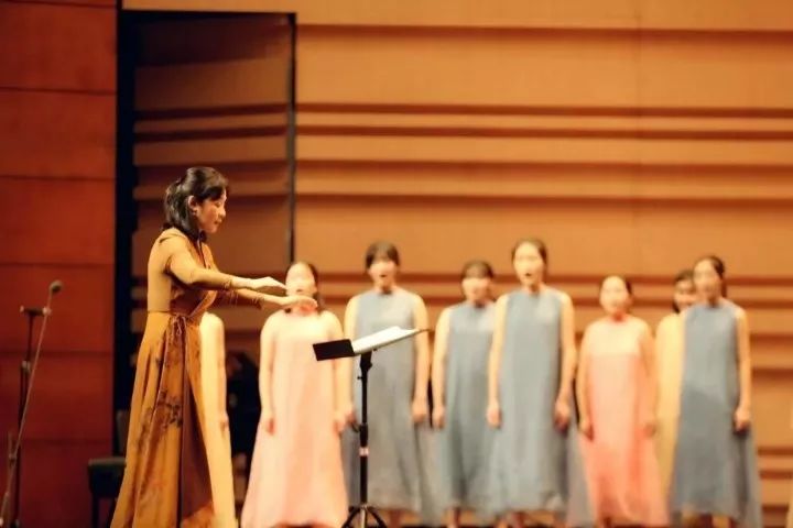 首届中国合唱指挥大会随感(4)百合的姑娘就是一个个音符