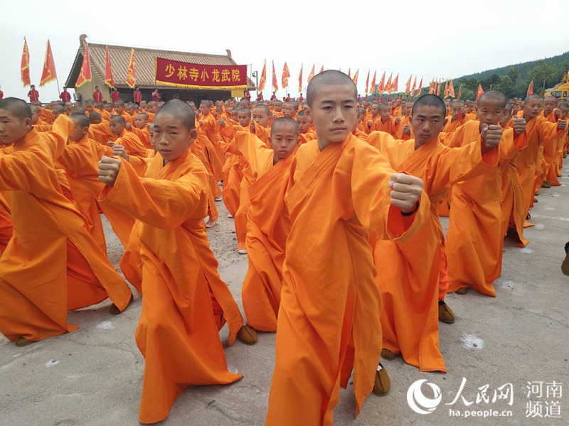 少林武术节登封开幕 65个国家和地区现场感受功夫魅力