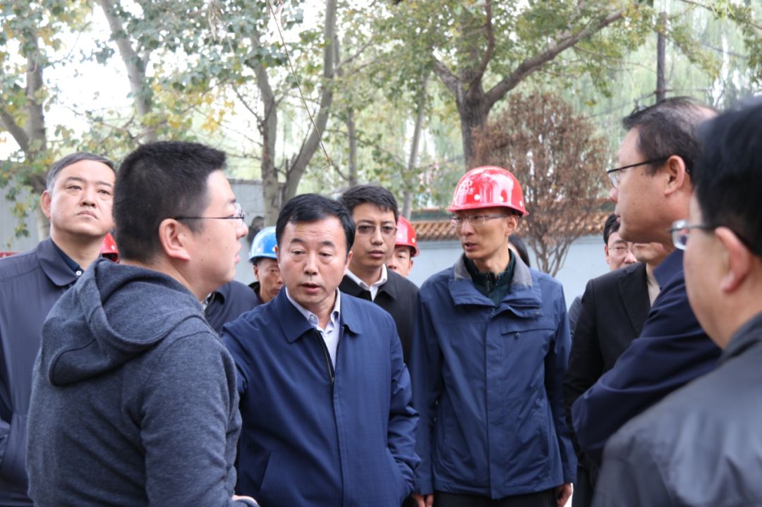 晋中市副市长郝向明莅临集团晋中市环城东路北延项目检查指导