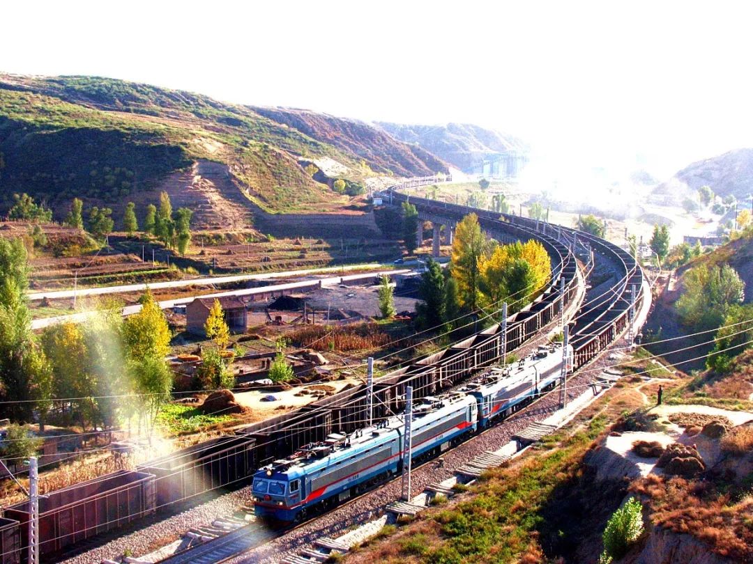 运输6500天中铁二十局四公司铁路电力运输分公司从陕北神木传来喜讯