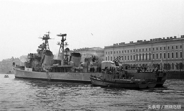 中国051型驱逐舰的苏联亲戚——56型"科特林"级驱逐舰