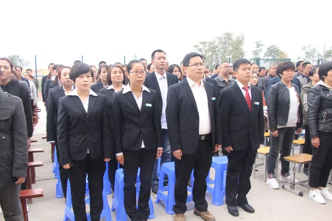 雨金中学召开2019届高三年级家长会暨复课动员会