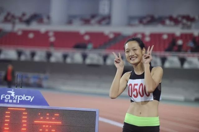 10月19日, 在省第十四届运动会女子100米决赛中, 界首中学学生李玉婷