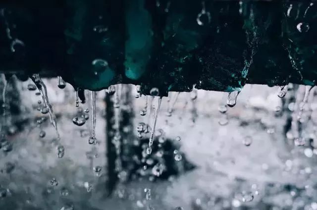 下雨天拍照,怕相机被淋怎么办?小工具帮大忙