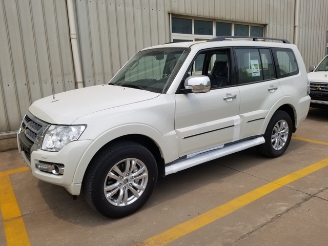 18款中东版帕杰罗 v97 金标顶配 真皮 白/黑 白/米 三菱 pajero gls