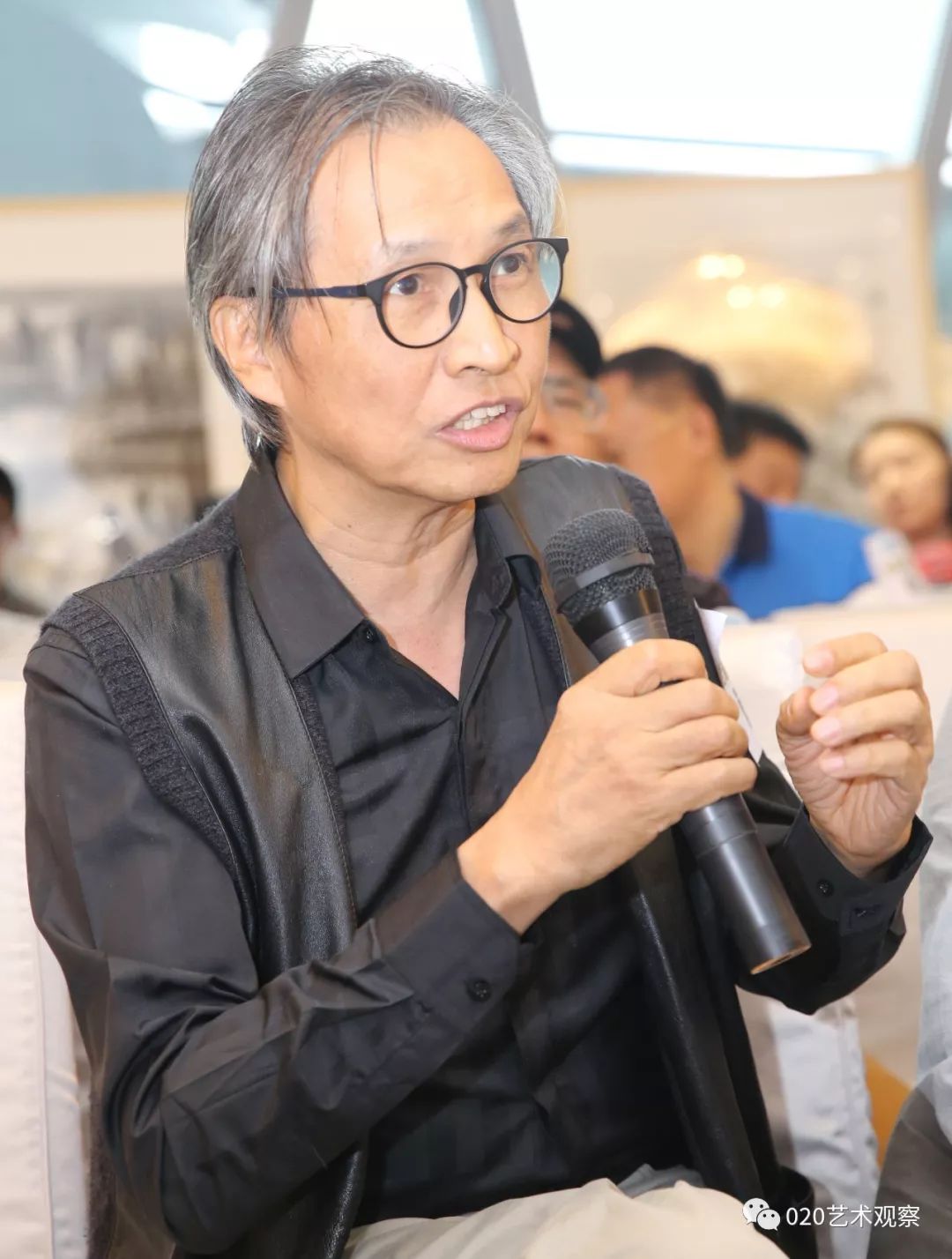 广州美术学院教授张弘发言张弘则回忆了三十多年前对水乡画的印象,他
