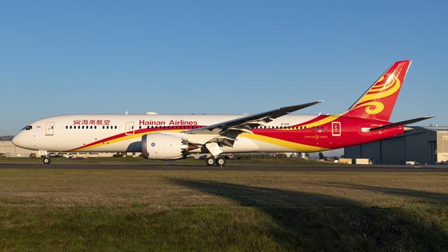 海南航空引进一架波音b787-9型客机