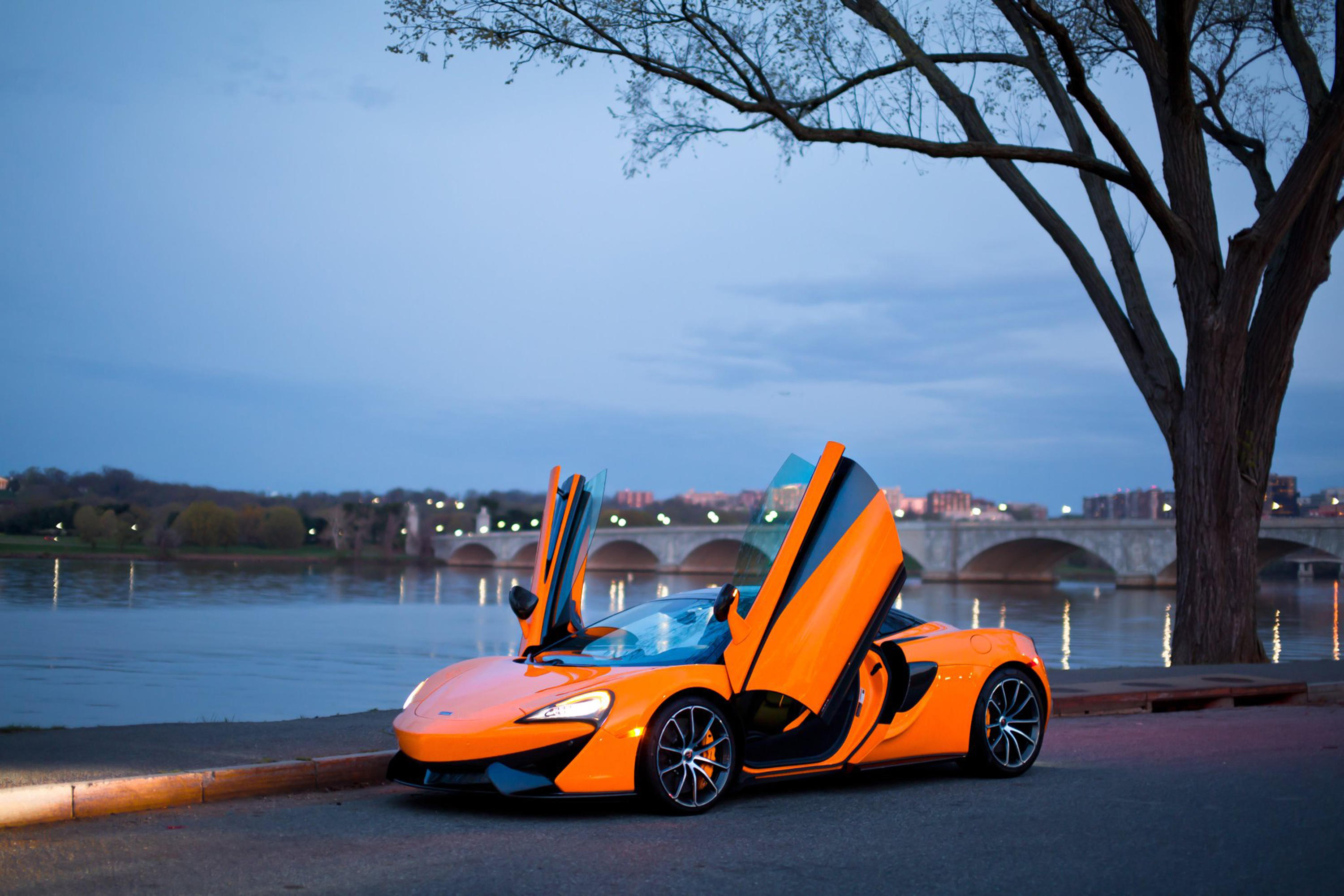 看汽车,学英语:mclaren 迈凯伦唯美图集!