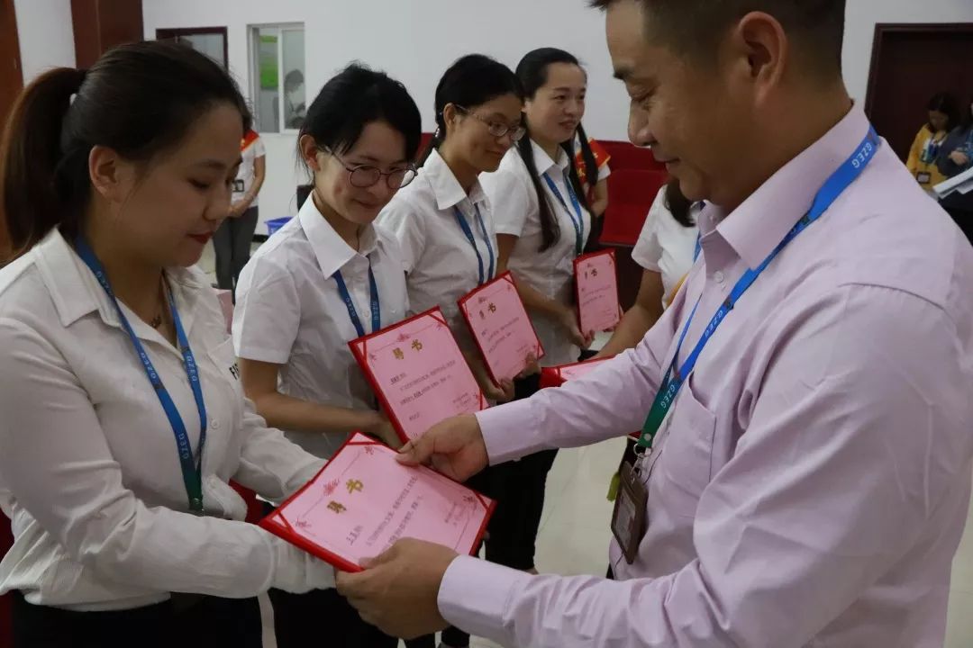 师徒结缘薪火传青出于蓝胜于蓝惠州市光正实验学校小学部青蓝结对活动