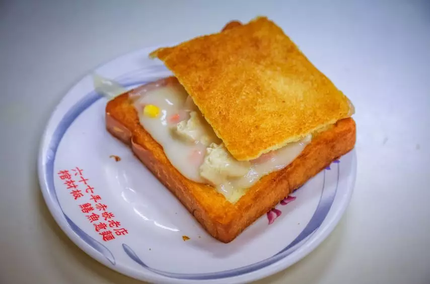 让我们用美食了解不一样的台湾_棺材板