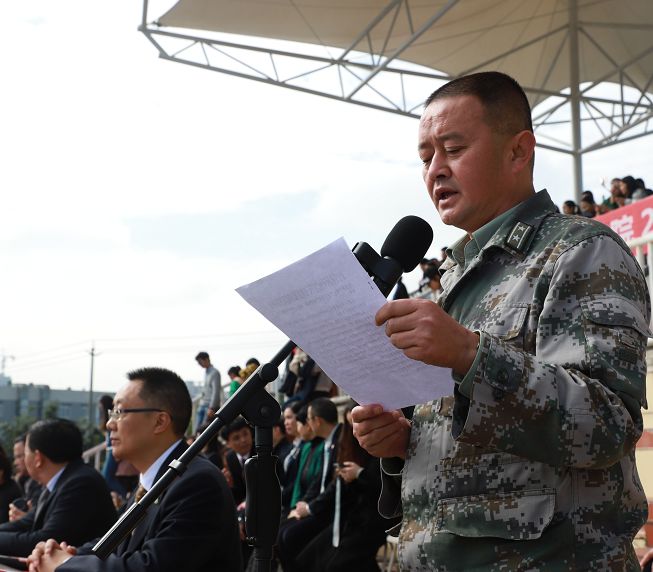 龙泉驿区国防教育训练基地主任 王向东同志作军训总结