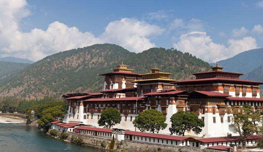 首都距离中国仅45公里,一个真实的不丹,只有你去了才知道!