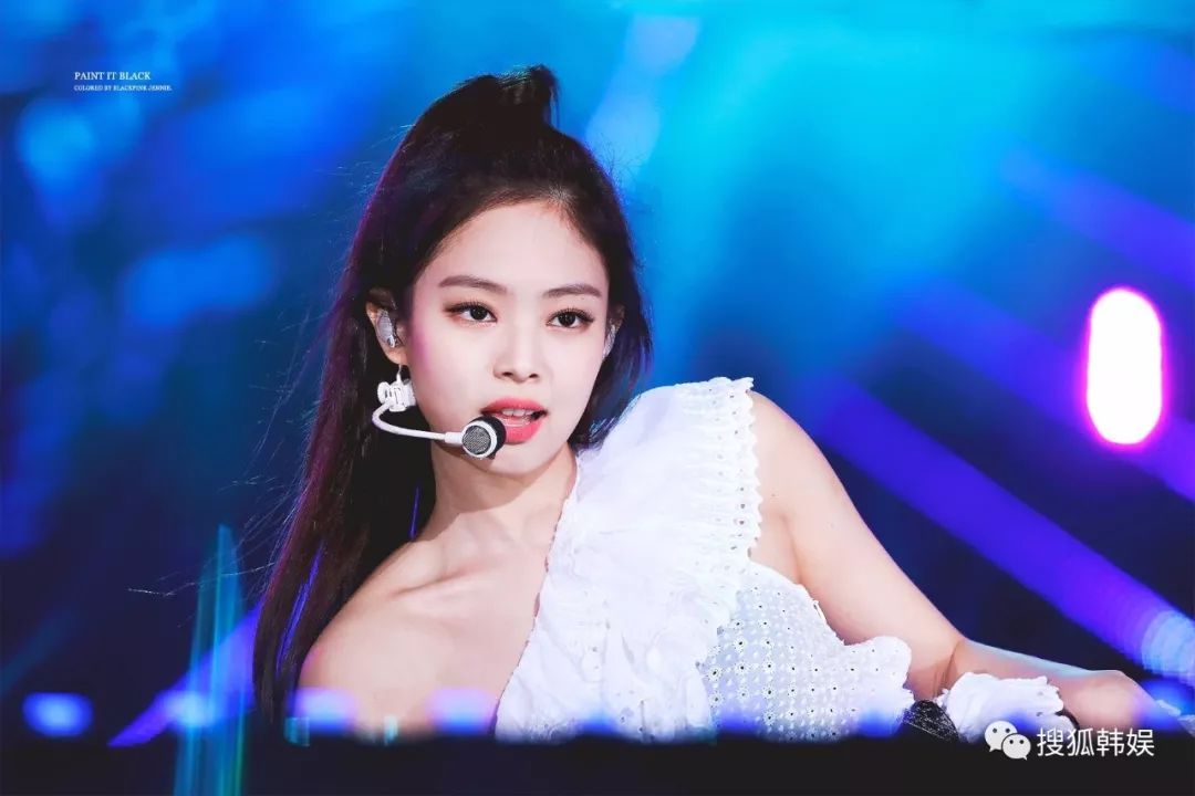 期待一下jennie将于11月solo出击演唱会上率先公开初舞台