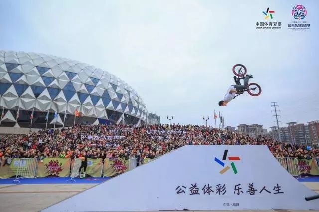 成都bmx小轮车park公园道具赛冠军—张瑞彬 后空翻