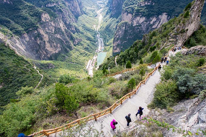 山西壶关:八泉峡景区有运行速度最快的户外观光电梯