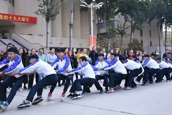 山西大学新生拔河比赛圆满告终