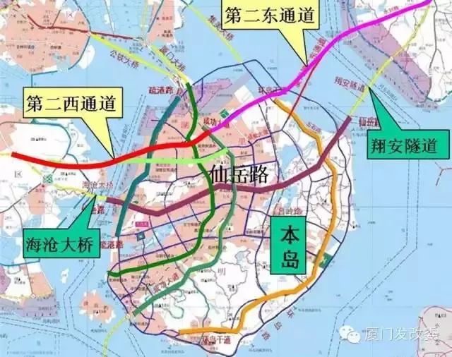 根据媒体报道:第二东通道连接厦门岛与翔安区, 起于湖里区金尚路东侧