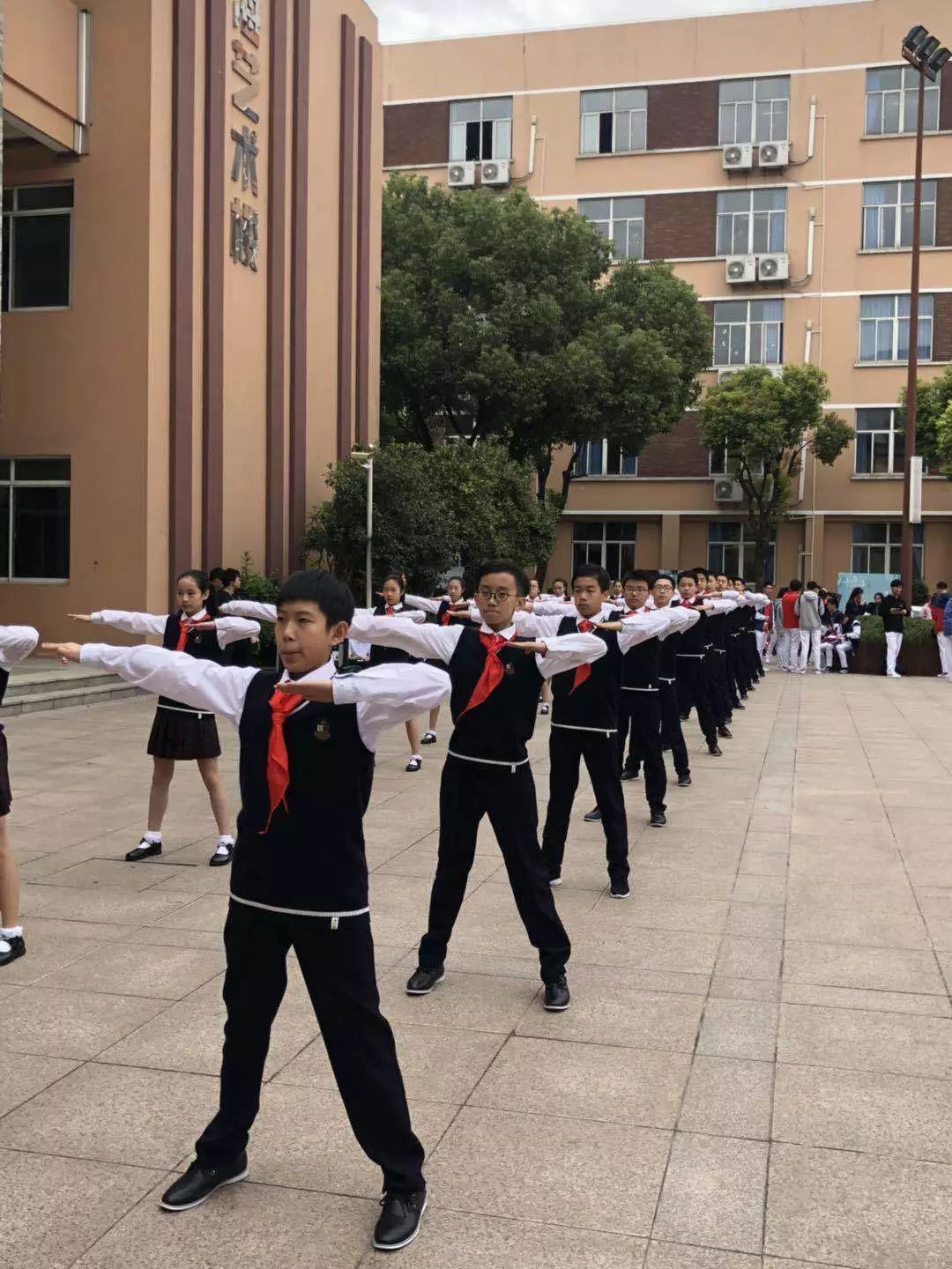 【静中喜讯】热烈祝贺上外静中蝉联上海市学生广播操比赛一等奖(内附